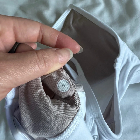 🆕🤍 Lululemon Flow Y Bra Adjustable Bra White - Picture 9 of 11